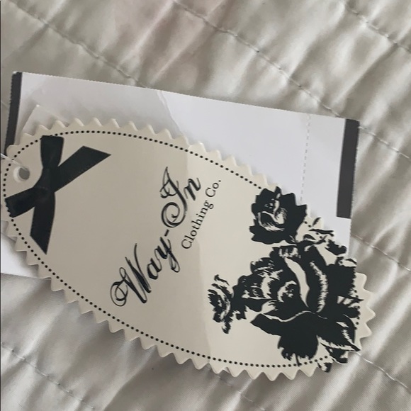 Dress - Picture 7 of 8